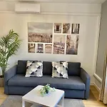 2 Bdr Eixample Apartment