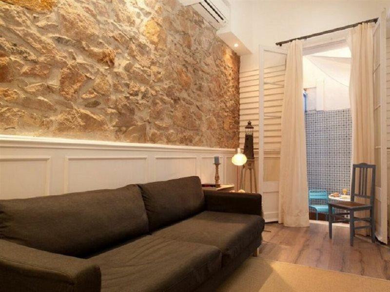 Nextdoor Gaudi Apartment