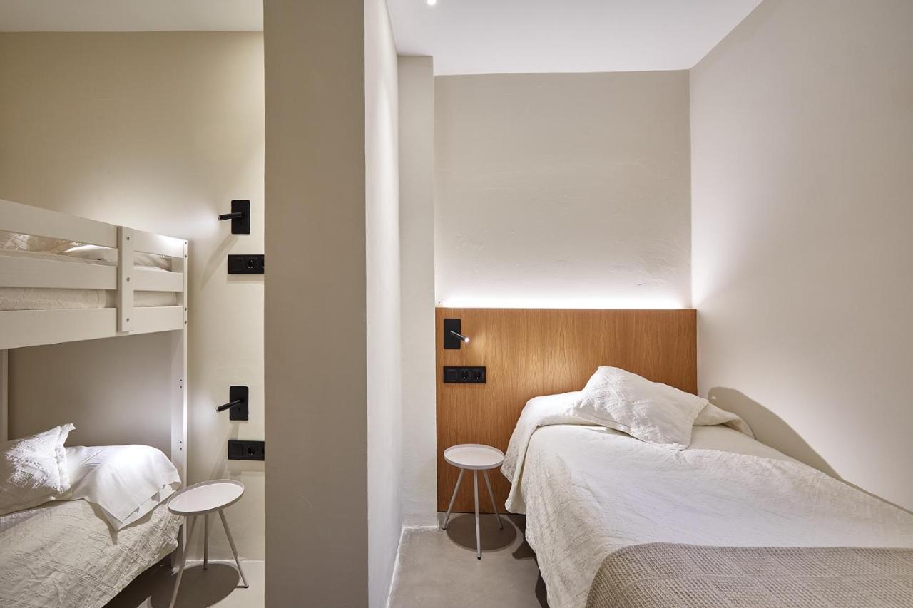 Ella Ramblas Guest house *