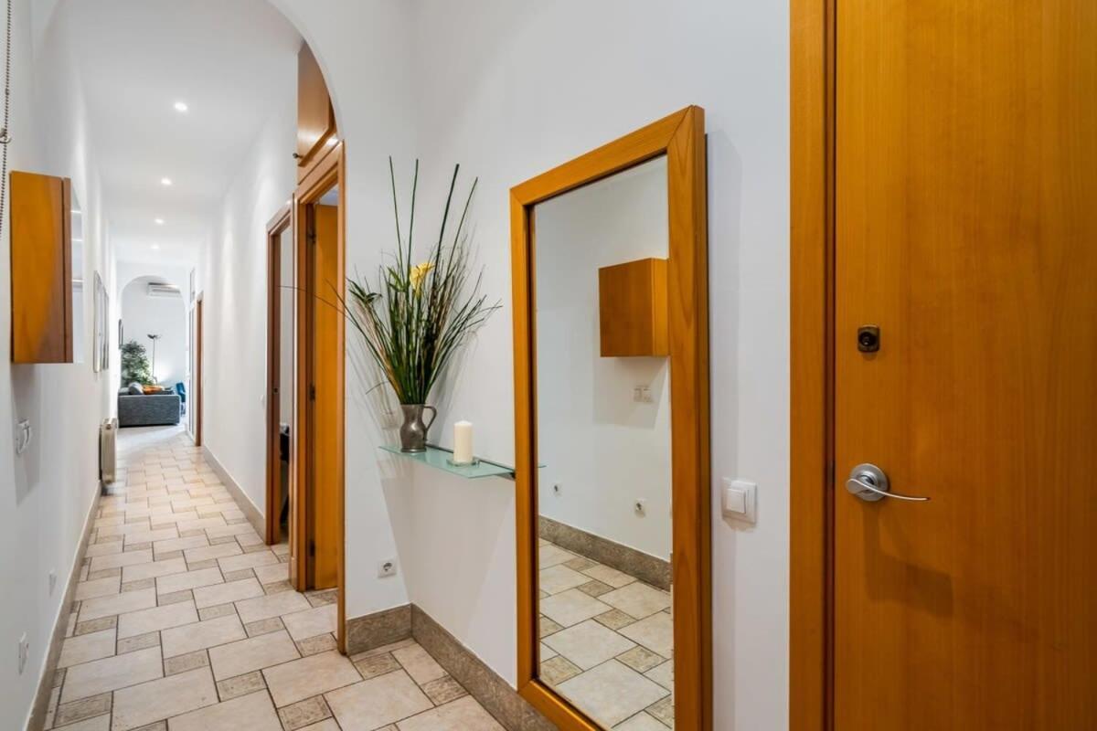 Apartment Historic With Private Terrace In Example Barcelona