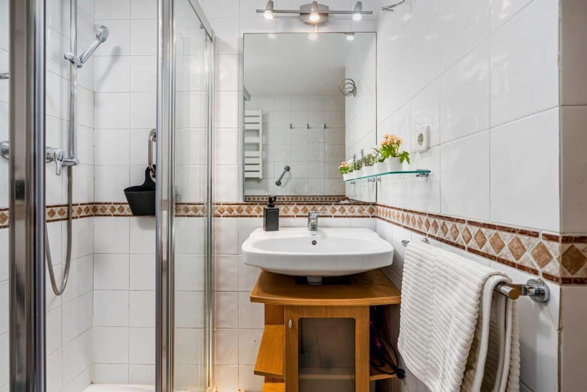 Apartment Historic With Private Terrace In Example
