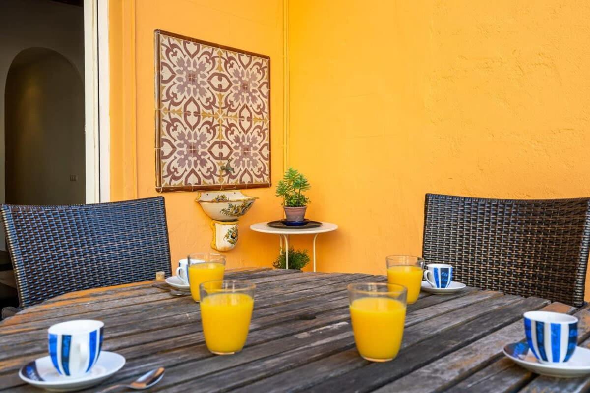Historic With Private Terrace In Example Apartment *