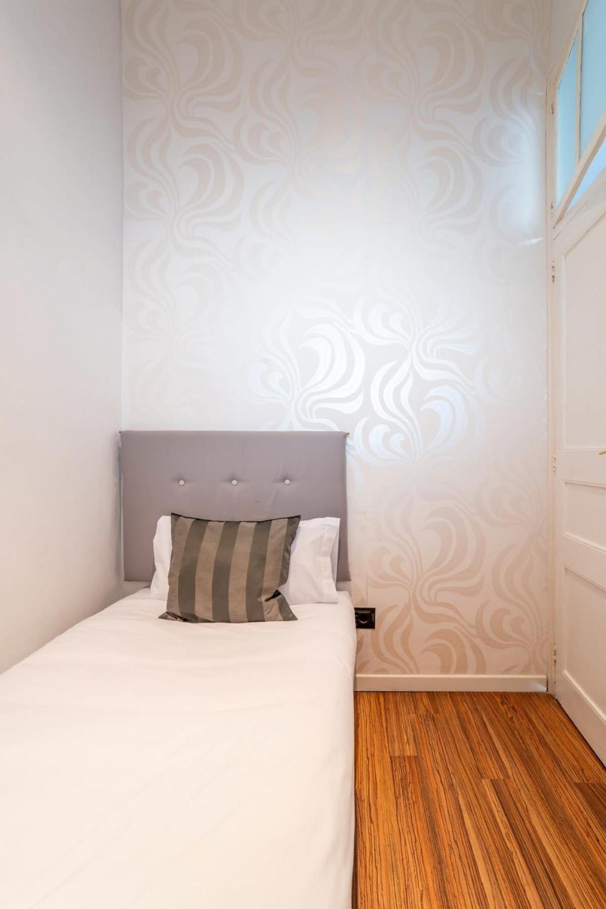 Comfortable And Huge 4bd - 2bth Rambla Catalunya *