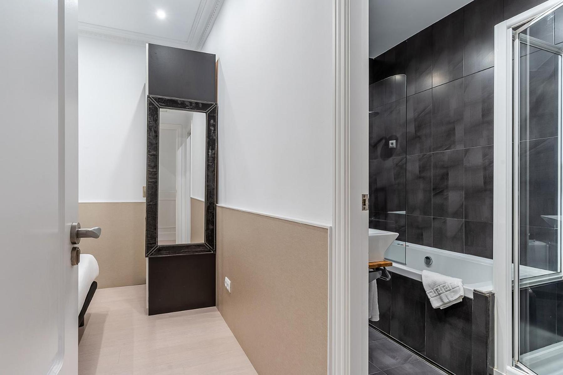 Enjoybcn Tapies Apartment *
