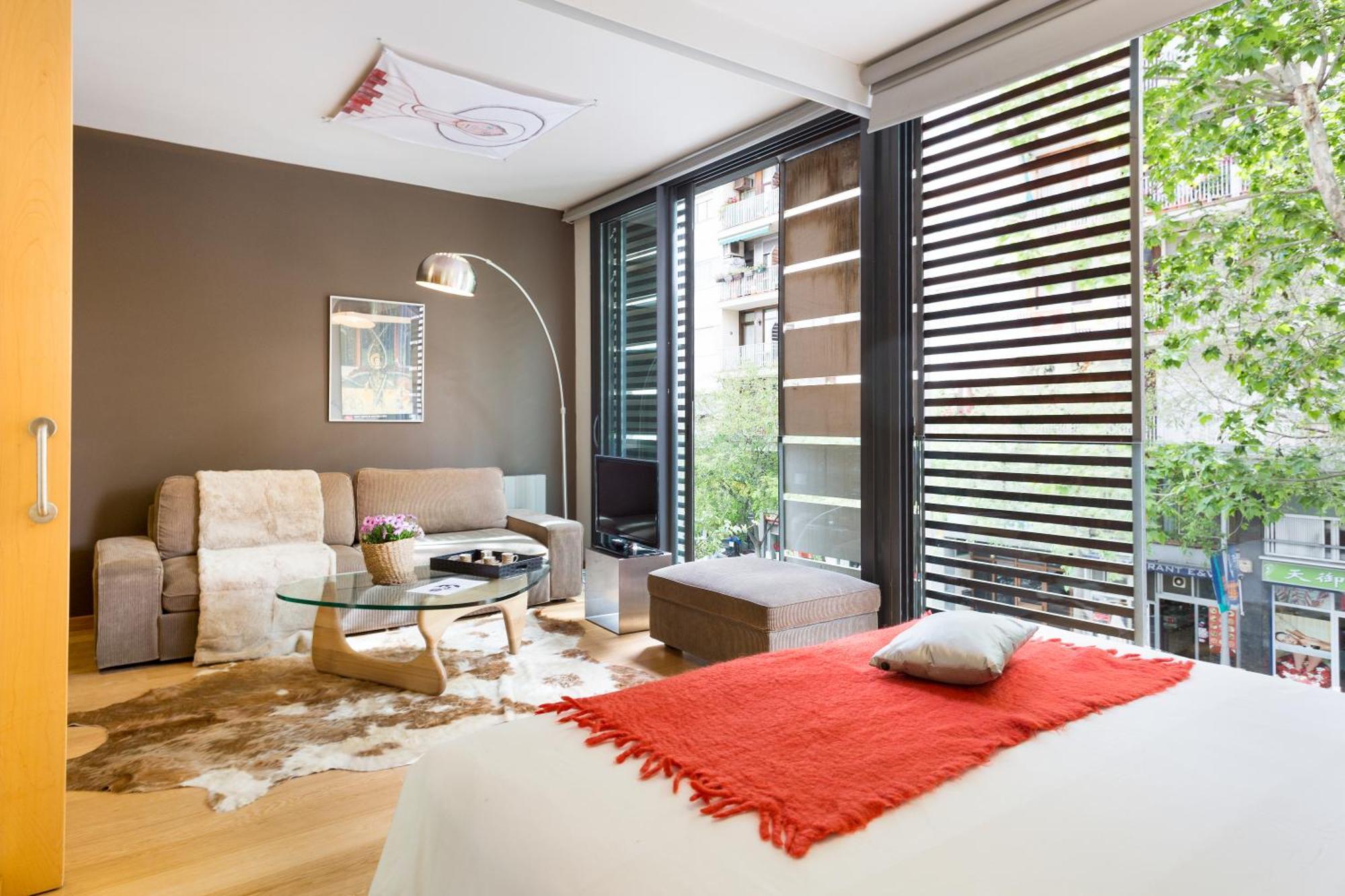 My Space Emirates - Fully Equipped Near The With Shared Pool * Barcelone