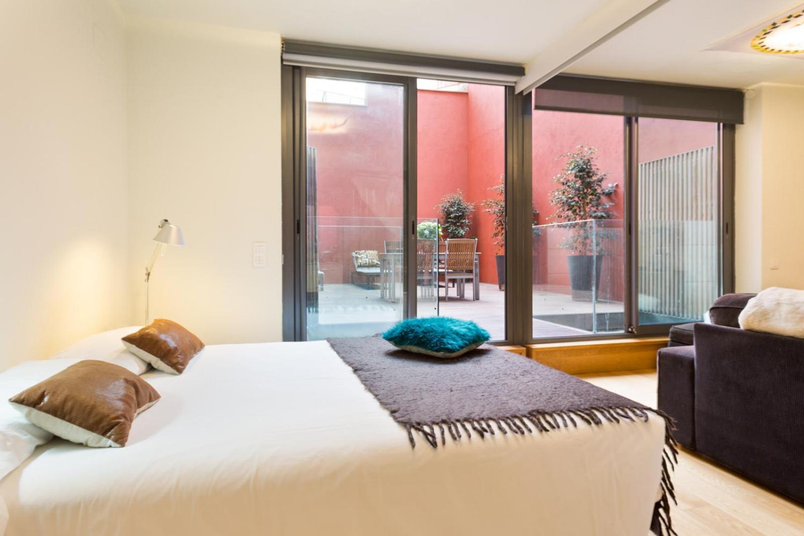 My Space Emirates - Fully Equipped Near The With Shared Pool * Barcelone