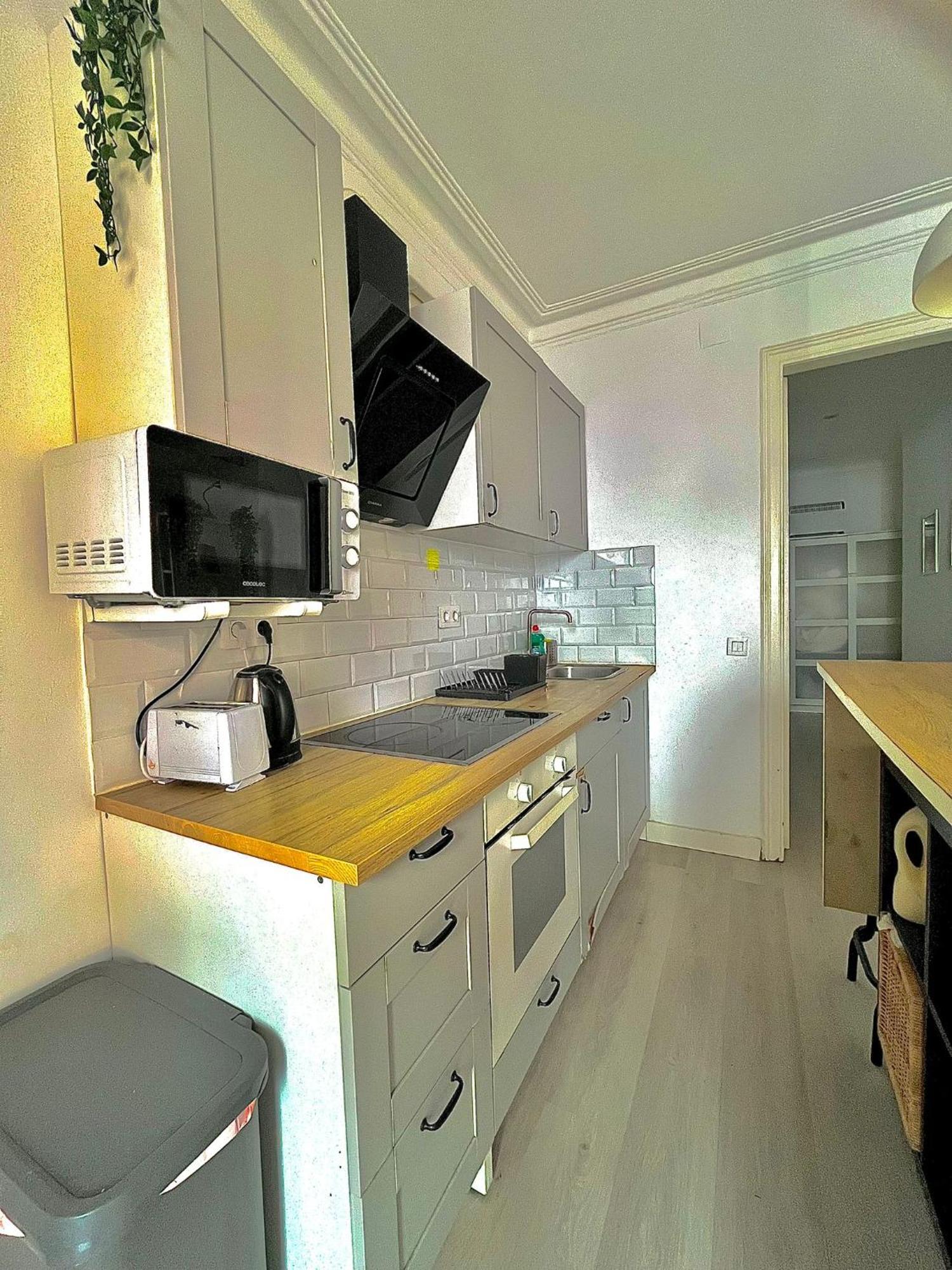 Hostel Private Near Parallel Av Barcelona