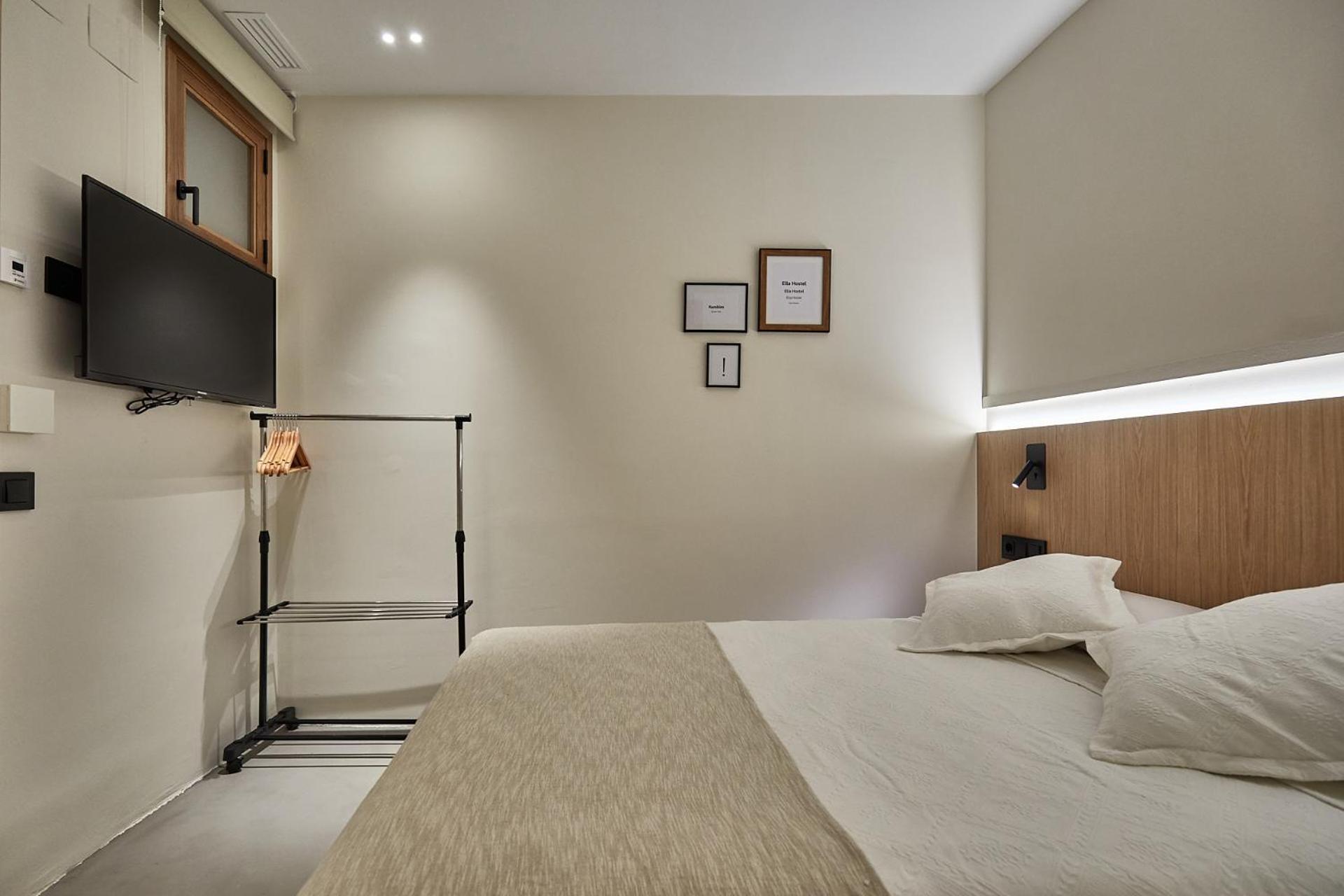 Ella Ramblas Guest house *