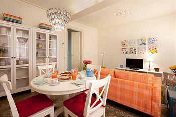 Nextdoor Gaudi Apartment