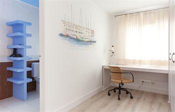 Nextdoor Gaudi Apartment Barcelona