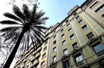 Rent Diagonal-aribau 3* Barcelone