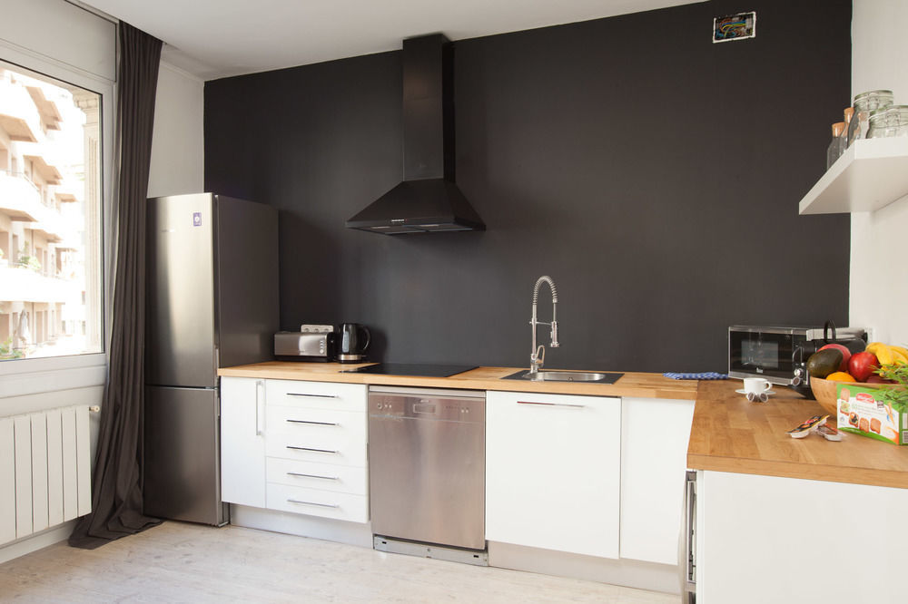 Rent Diagonal-aribau 3*