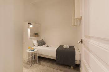 Nextdoor Gaudi Apartment