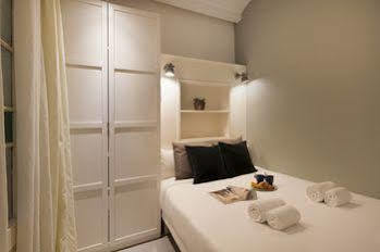 Nextdoor Gaudi Apartment