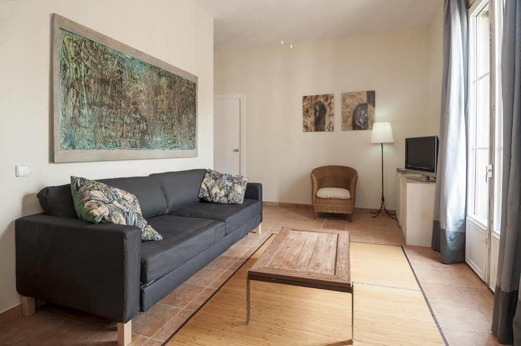 Gaudi 2 Apartment