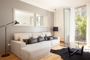 Rent Diagonal-aribau 3* Barcelone