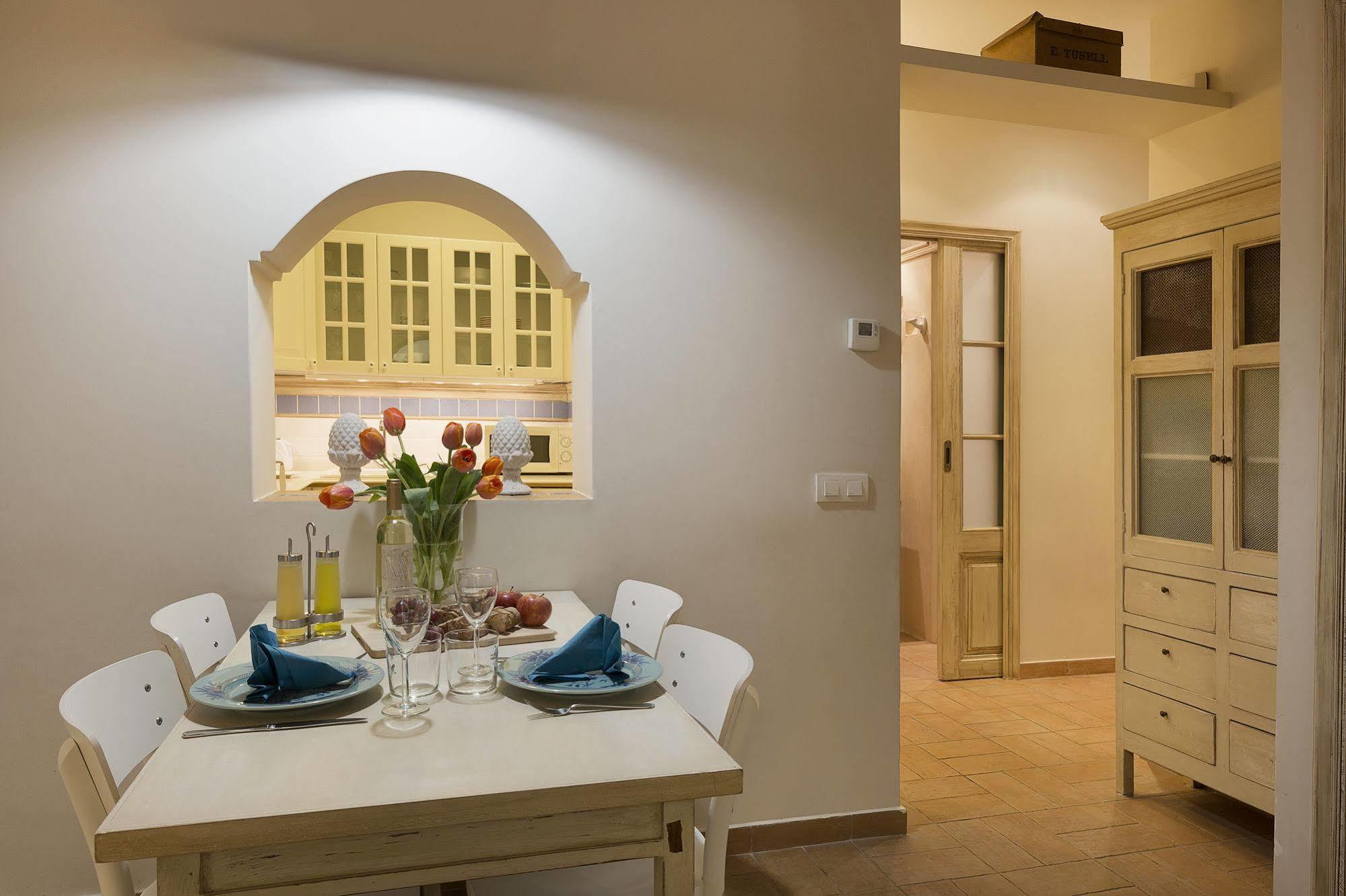 Nextdoor Gaudi Apartment