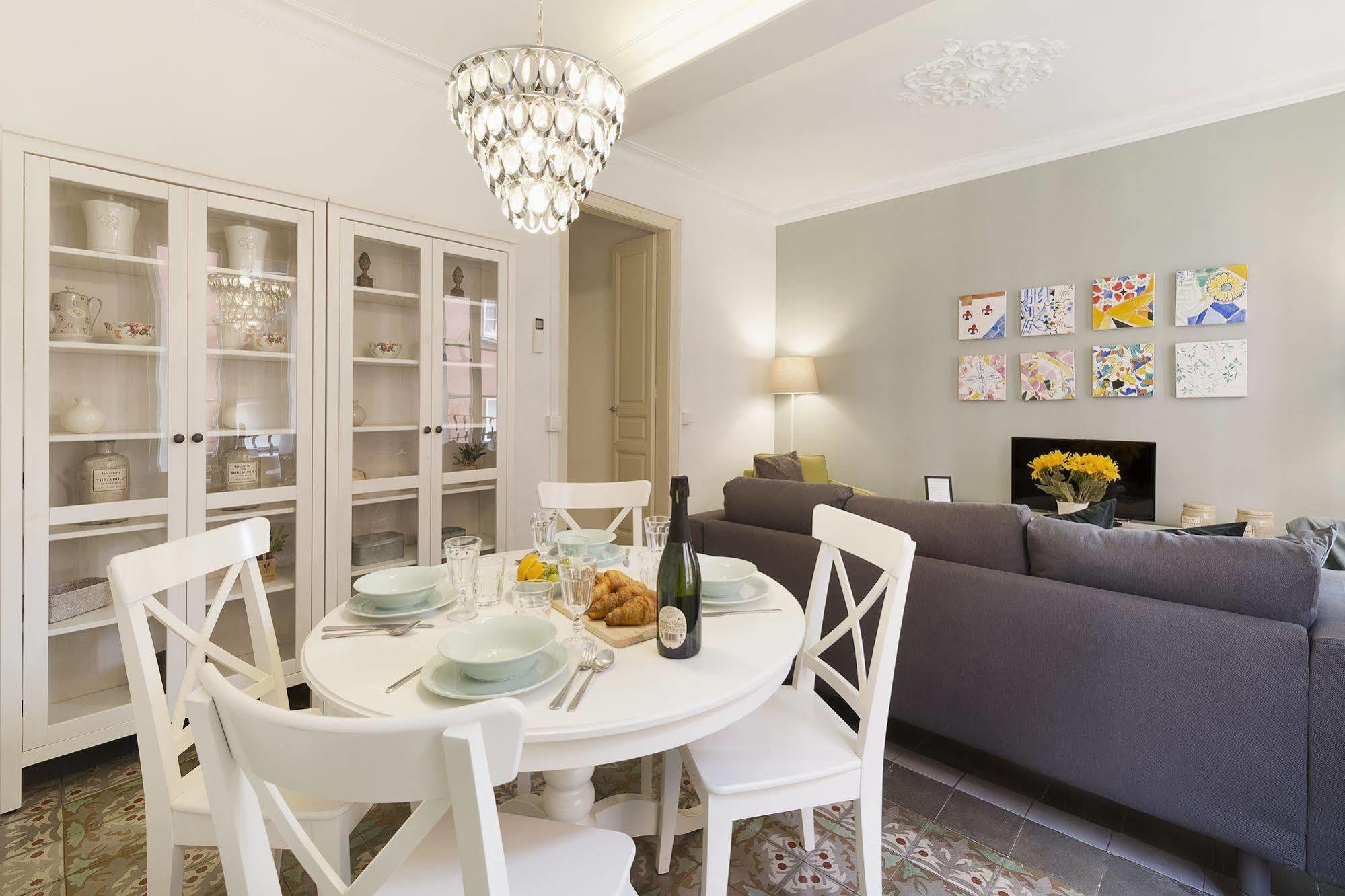 Nextdoor Gaudi Apartment