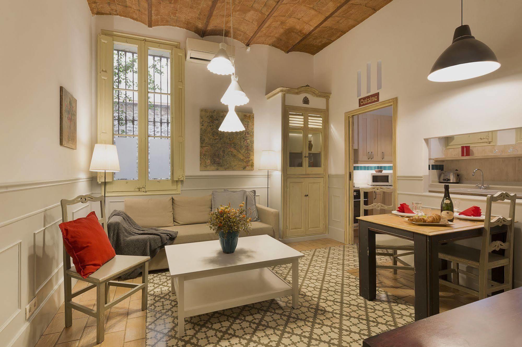 Apartment Nextdoor Gaudi Barcelona