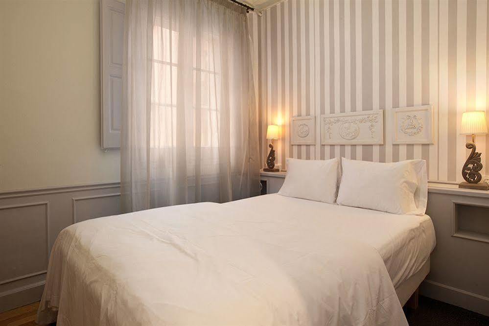 Nextdoor Gaudi Apartment