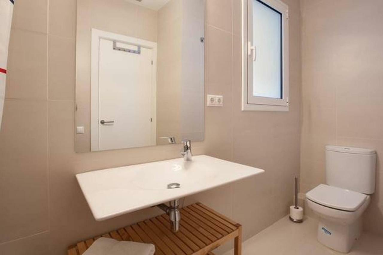 Modern Quiet Flat With A Large Balcony Barcelona