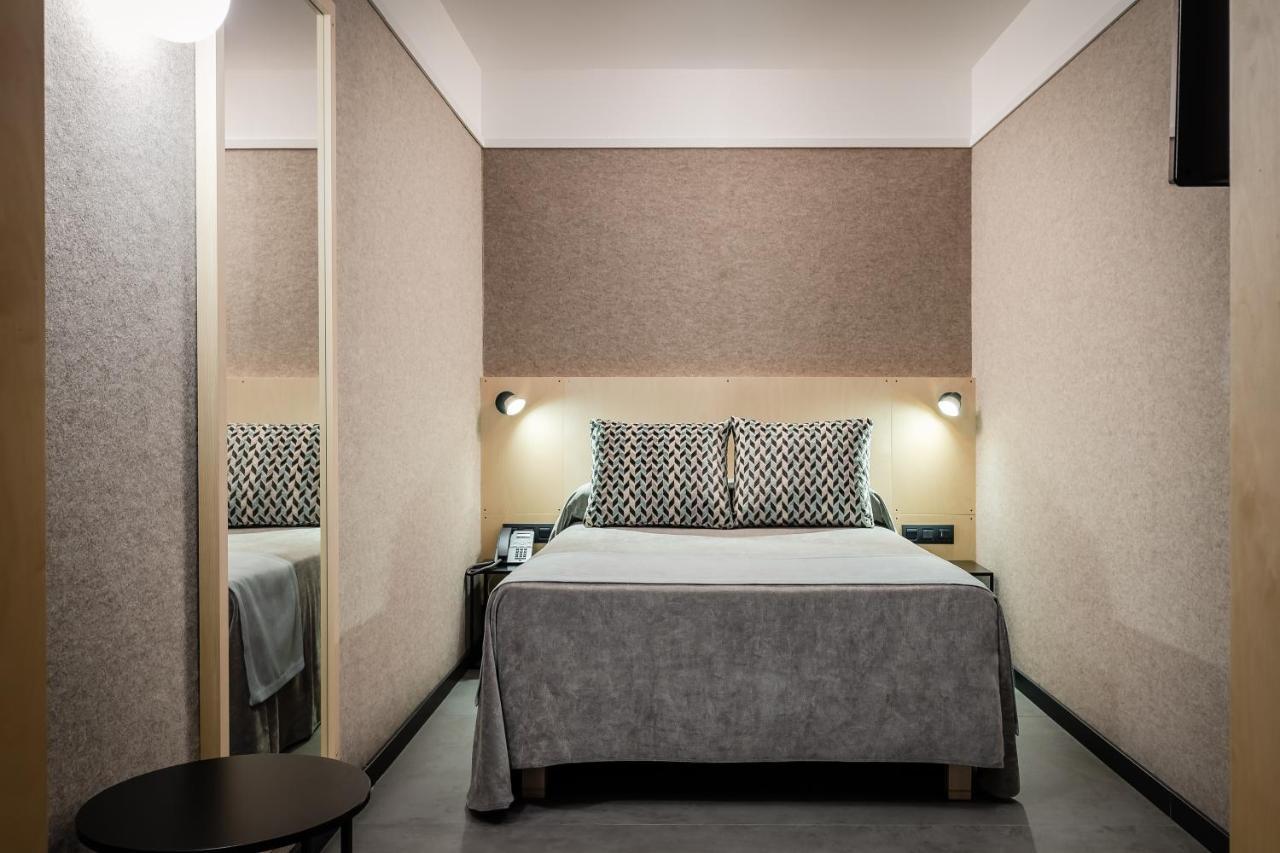 Raval House Hotel 3*