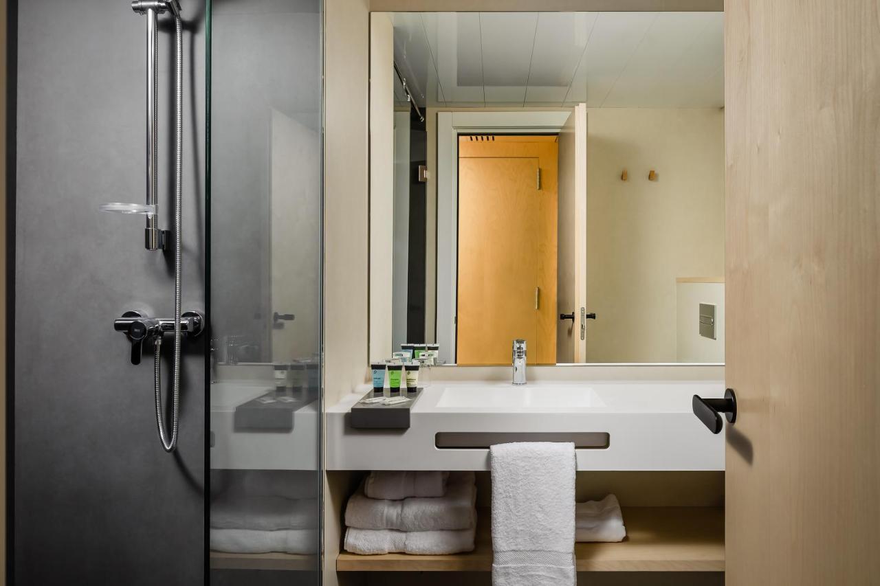 Raval House 3*