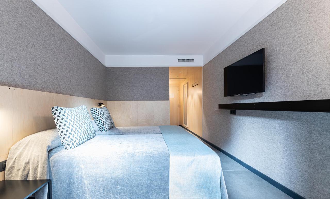 Raval House Hotel 3*