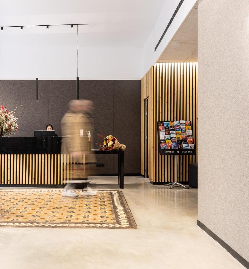 Raval House 3*