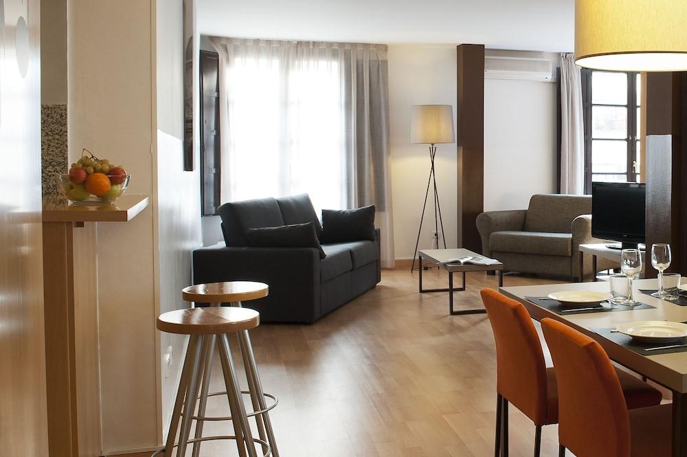 Aspasios Plaza Real 3*