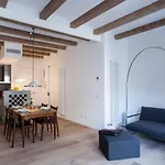 Flat San Antoni Villaroel/Apartment