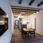 Flat San Antoni Villaroel/Apartment