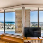 Sea Views & City Skyline