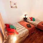 Urquinaona Rooms