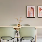 Sagrada Familia- Fantastic Bold Catalan 3 Bedroom Balcony