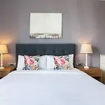 Wonderful 2-Bd Apart With Balcony Plaza Cataluna