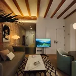 Luxury 2Br&2Washrooms City Center