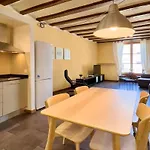 Yellow Apartament In The Center