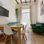 Aqua Apartment By Olala Homes