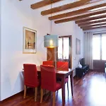 Tranquilo Y Luminoso Apartamento En El Eixample