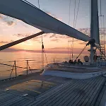 !Perfect Sailboat To Relax At The Port Forum!