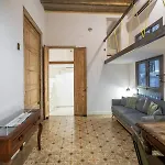 P2Amp1057 - Magnific 3Br Apartment In The Ghotic