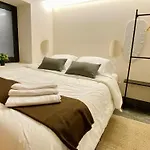 Oasis Apartments & Studios Old Town Center