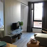 Piso Nuevo Al Lado De La Sagrada Familia.
