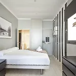 Fira Apartments By Gaiarooms