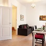 Centric Apartment El Molino Theater P1