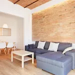 Akira Flats Urgell Apartment