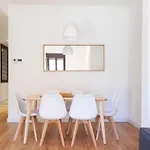 Akira Flats Urgell Apartment
