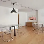 Spacious Apartment For Families Near Park Guell