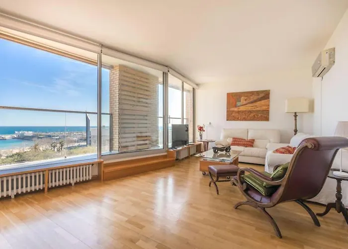Sea Views & City Skyline